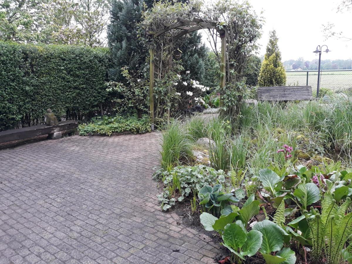 Vakantiehuisje Achter Odiliapeel Exterior foto