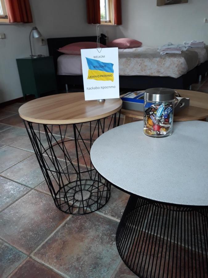 Vakantiehuisje Achter Odiliapeel Exterior foto